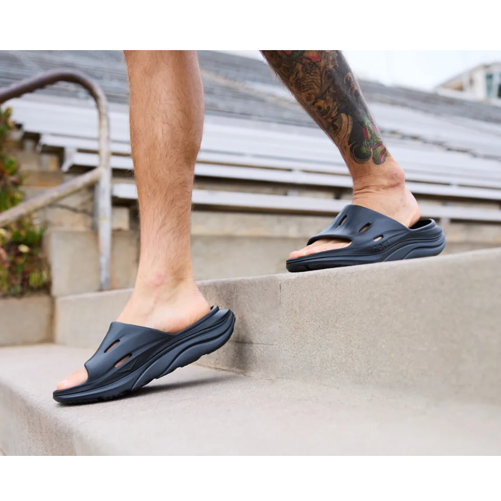 HOKA ホカ ＜ユニセックス＞ リカバリー サンダル ORA RECOVERY SLIDE