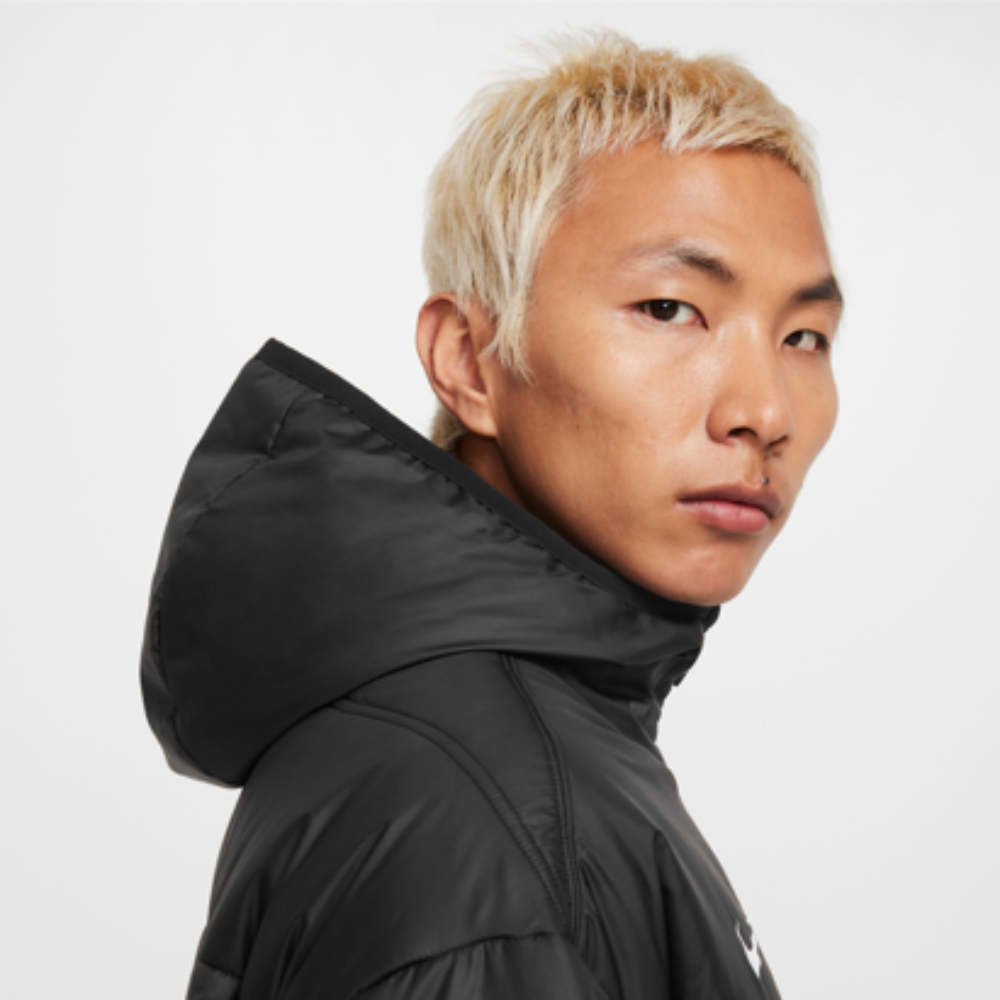 週替わり大特価市】NIKE Therma-FIT アカデミー プロ 24 ダウン