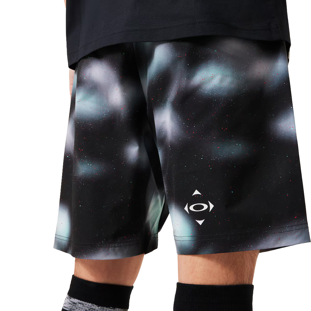 OAKLEY オークリー STRIKING WIND SHORTS 7.0