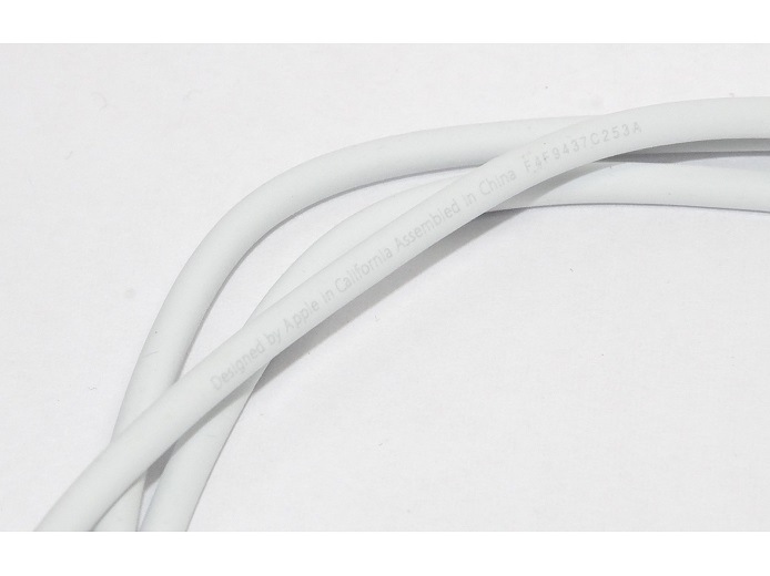 �ڥ��åץ�����ʡ�Apple Lightning - USB�����֥� (1.0m)  iPhon(�����ե���)���ť����֥롡MD818FE/A���¹�͢���ʡ�����̵���ڤ椦�ѥ��åȡ�