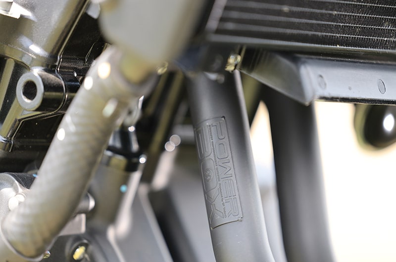 24~ELIMINATOR/SE (8BL-EL400A) POWERBOX パイプ　ブラックエディション