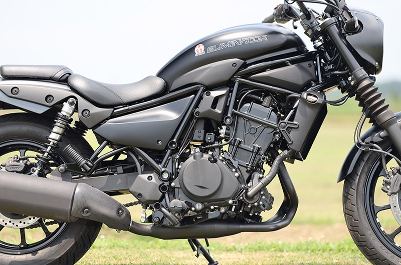 24~ELIMINATOR/SE (8BL-EL400A) POWERBOX パイプ　ブラックエディション
