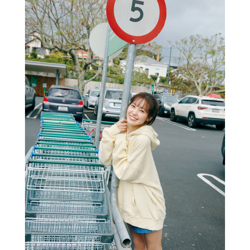 【予約】櫻坂46 松田里奈 1st写真集『まつりの時間』 三省堂書店限定ポストカード付【2026年1月20日頃発売予定】