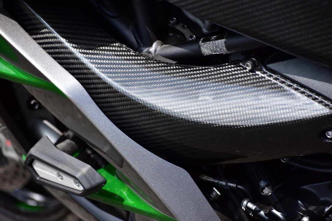 スピードラ SSK ドライカーボンラムエアダクトカバー H2 SX用 SPEEDRA ラムエアダクトカバー ドライカーボン | KAWASAKI,751cc