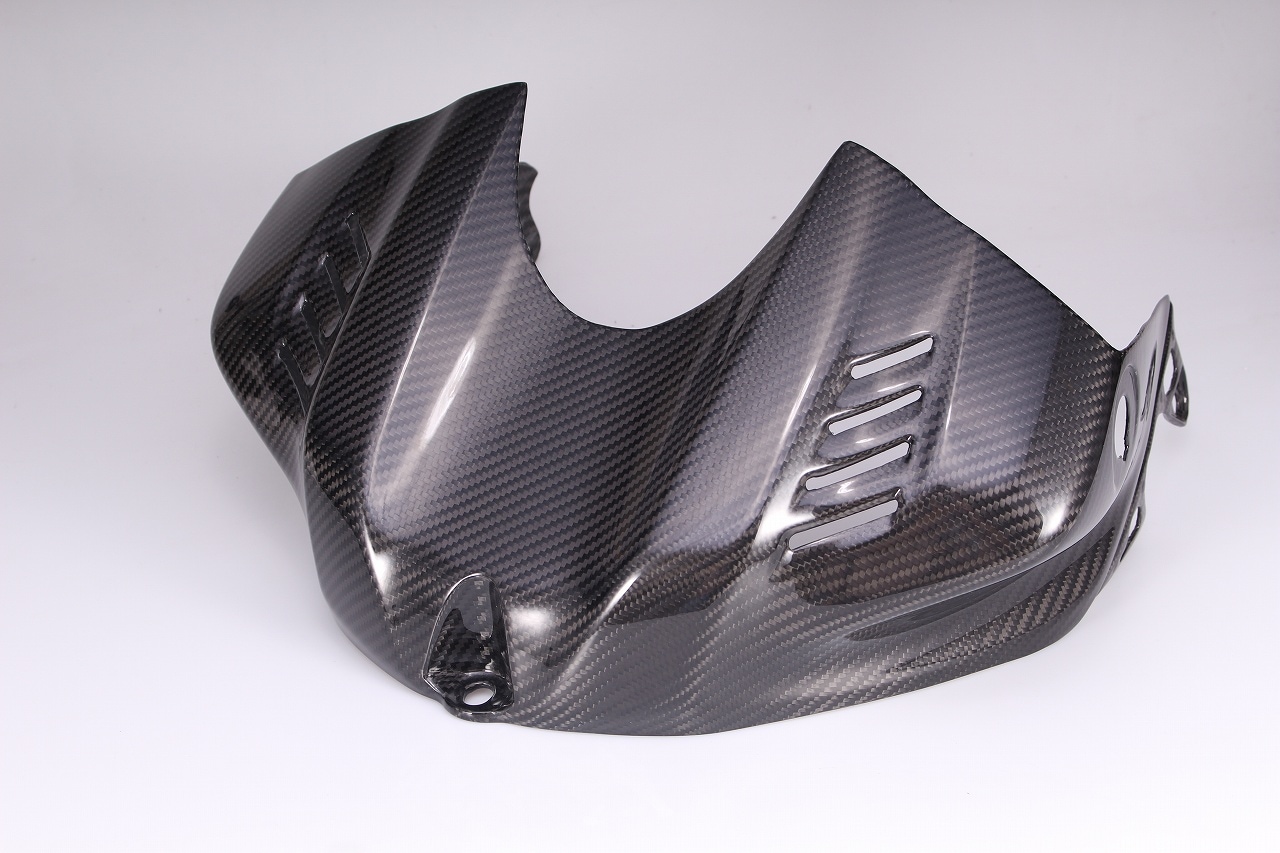 yzf-r6 BN6型　タンクトップカバー　カーボン yzf-r6 BN6型 タンクトップカバー カーボン SPEEDRA タンク