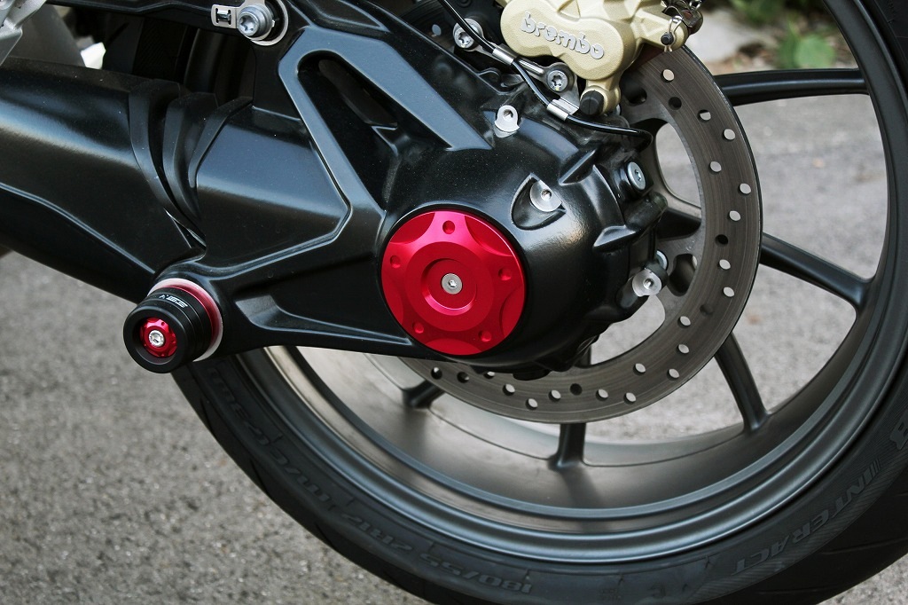 SPEEDRA �ꥢ�ۥ����륫�С�