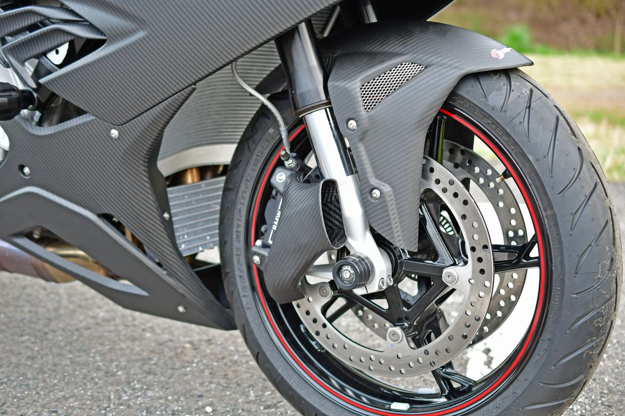 ブレーキキャリパーエアダクト 108MM KAWASAKI 636 カーボンファイバー