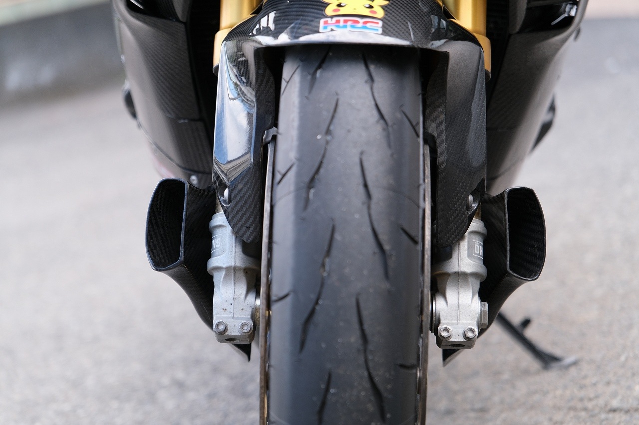 SPEEDRA フロントキャリパーダクトカバー 左右セット ドライカーボン