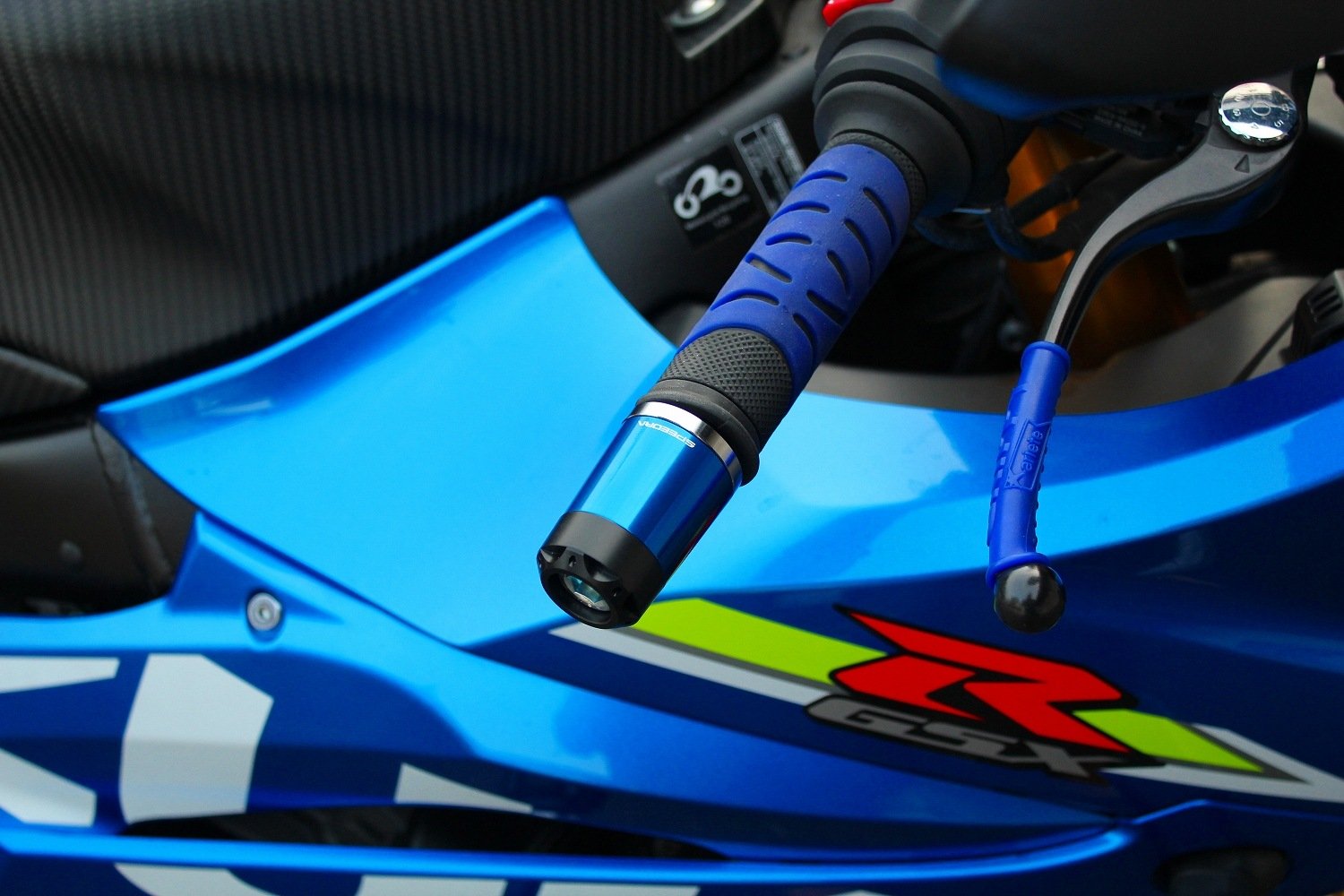 正規品／SPEEDRA GSX-R1000/R スライダー類 フロントアクスルスライダー カラー ブルー SPEEDRA バイク 正規品／SPEEDRA スライダー類 フロントアクスルスライダー カラー