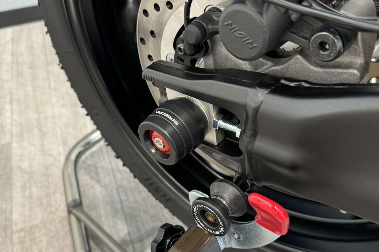 SPEEDRA �ꥢ�������륹�饤����