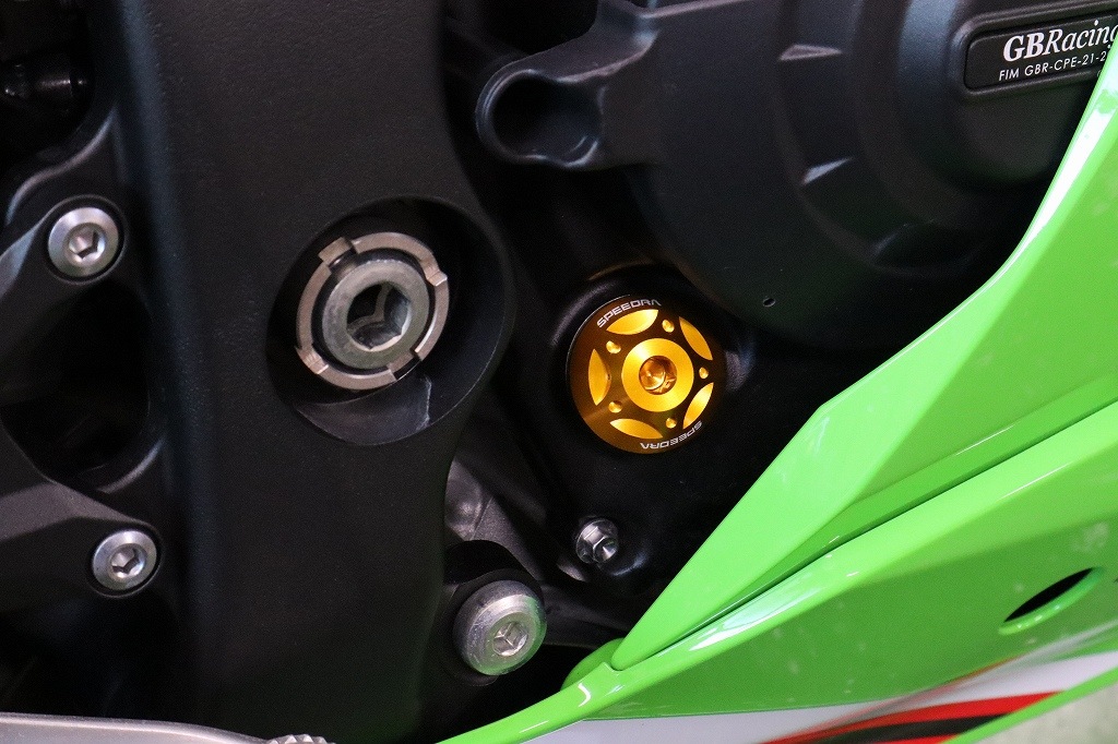 MAZDASPEED オイルフィラーキャップ ゴールド ZX-14R（12〜15年） オイルフィラーキャップ M30×P1.5 ゴールド