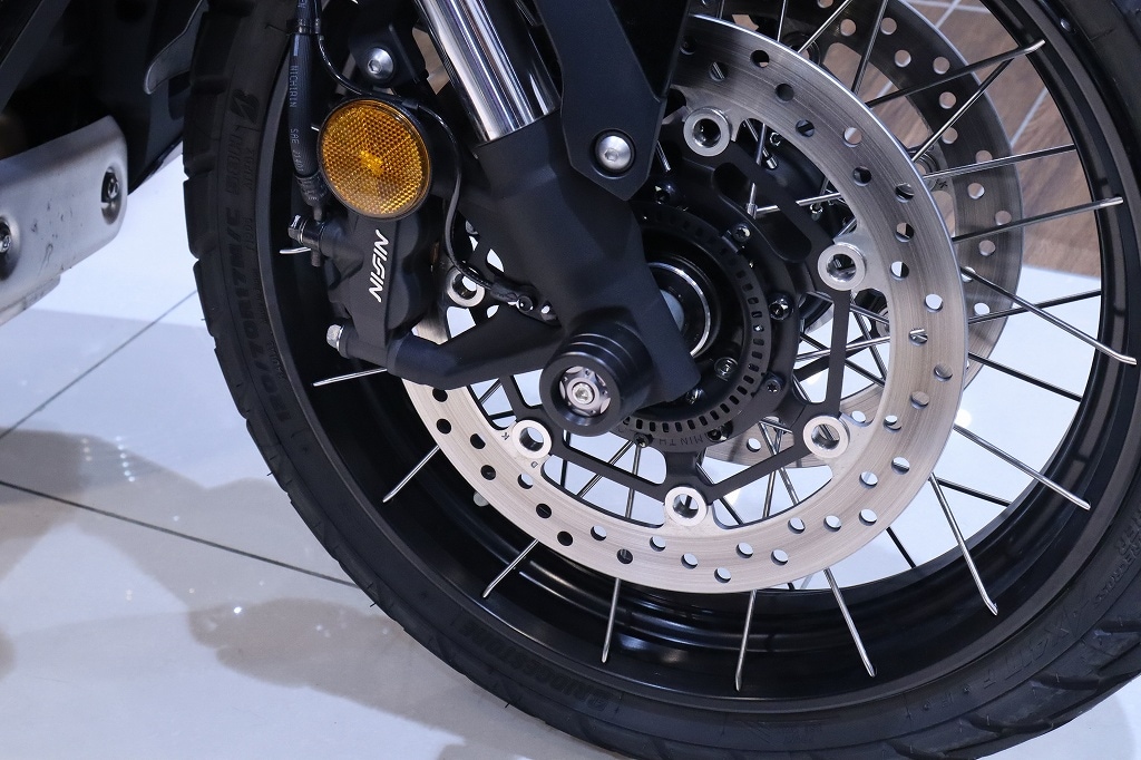 SPEEDRA �ե���ȥ������륹�饤���� X-ADV
