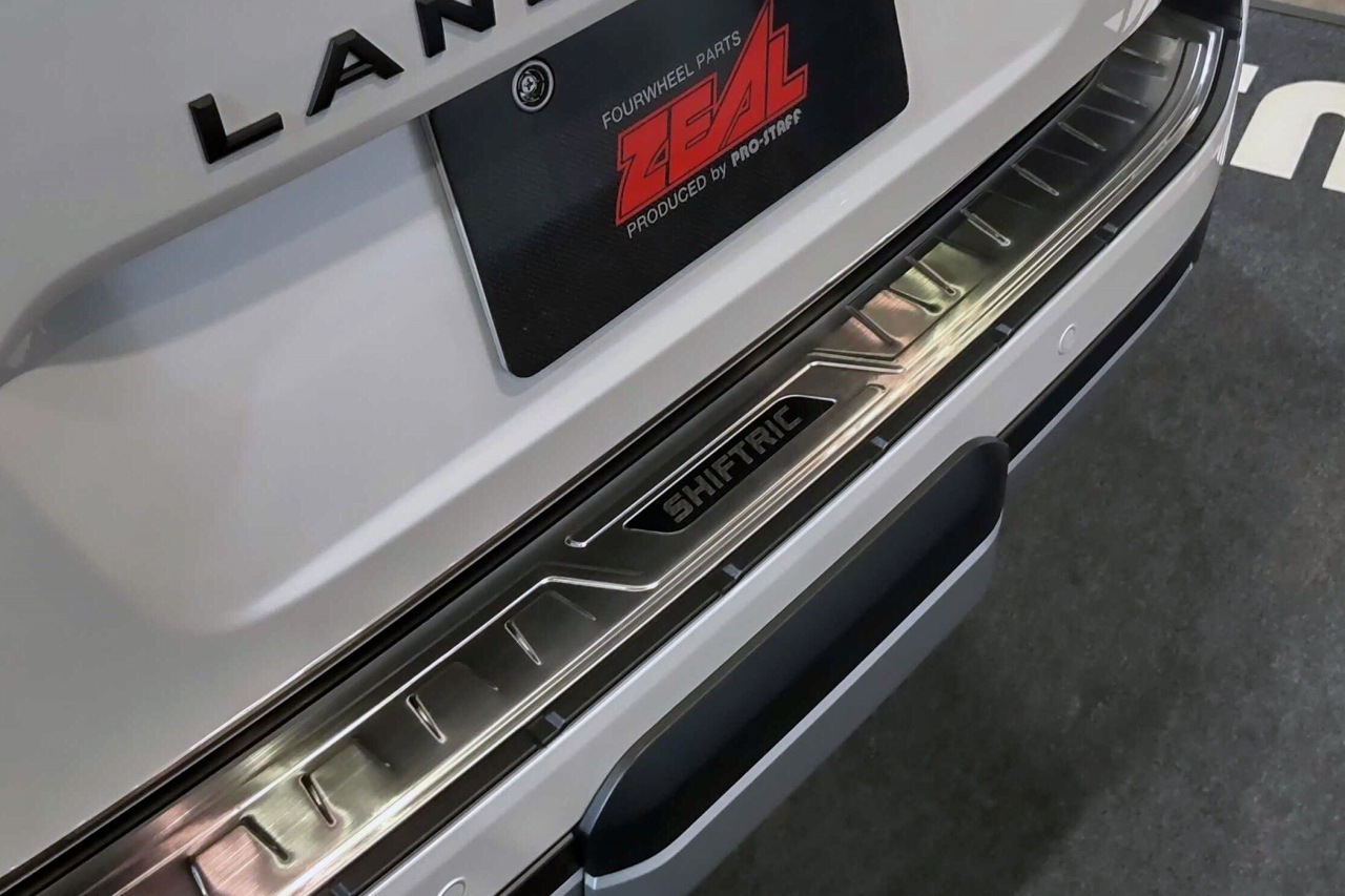 ランクル200リヤバンパーステップガード 楽天市場】新品 トヨタ ランドクルーザー200 専用 リアバンパー