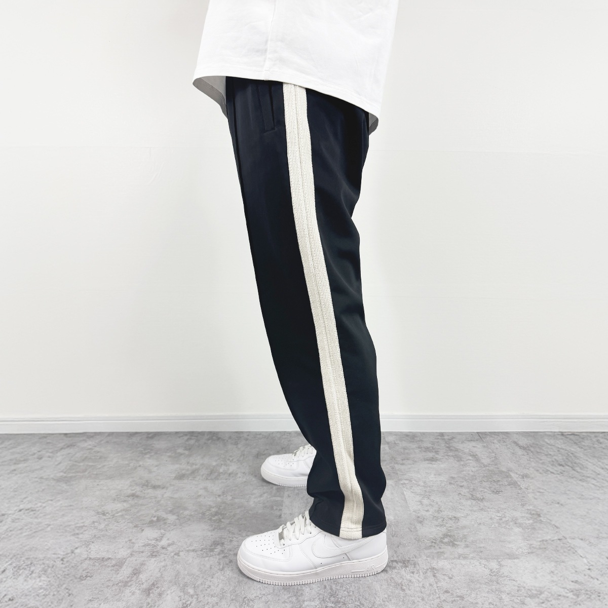STITCHED TRACKPANT - BLACK