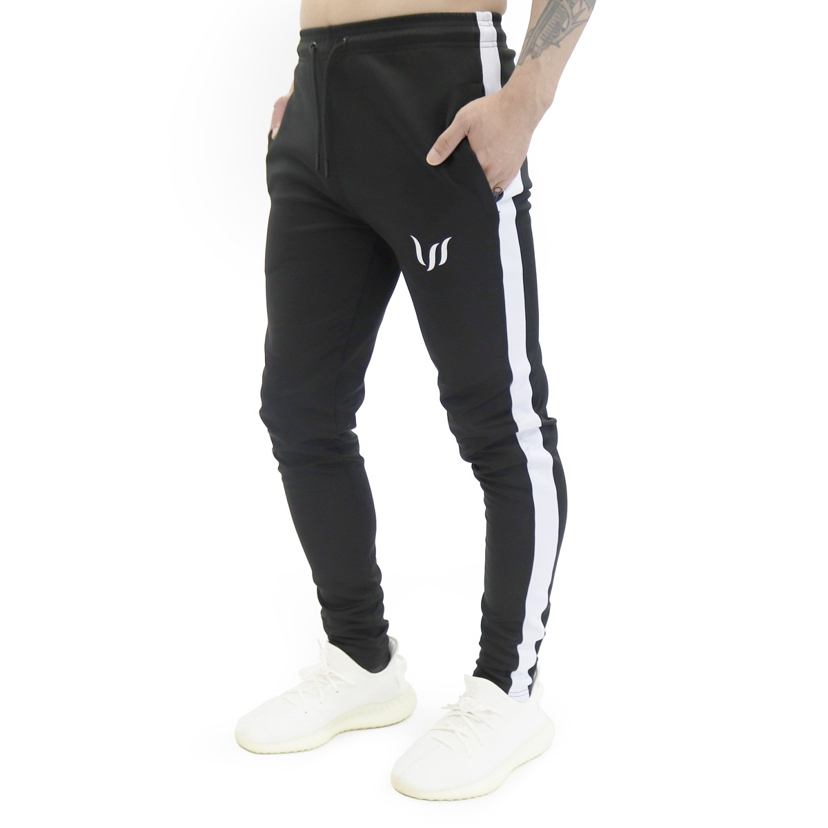 STRIKE TAPERED JOGGER - BLACK