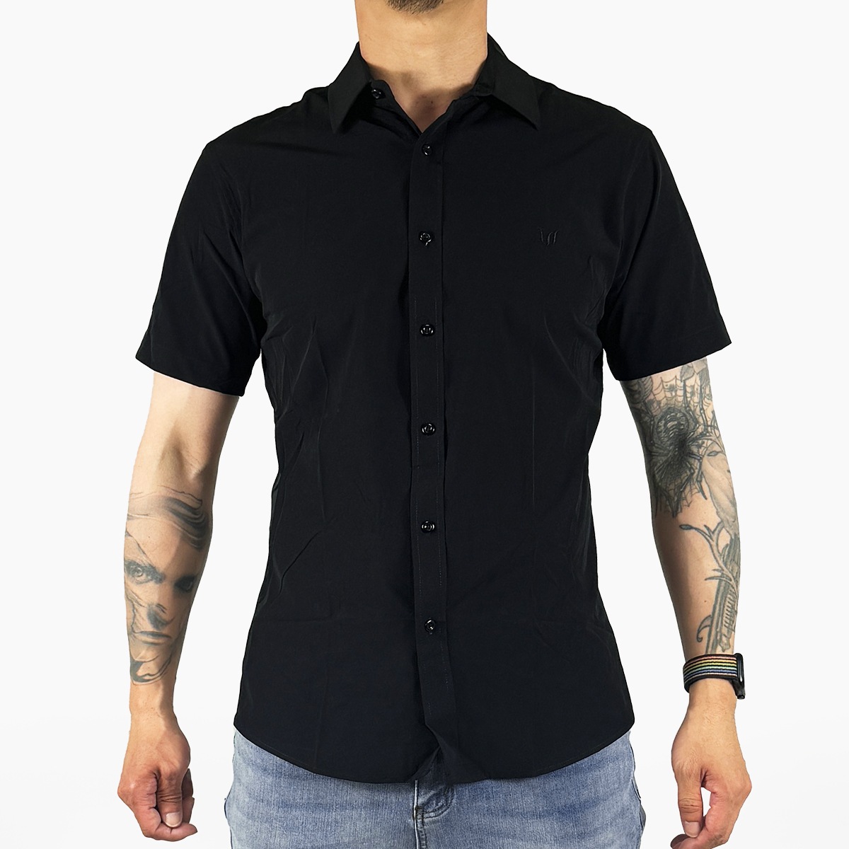 SUPER STRETCH SHORT SLEEVE SHIRT - BLACK/BLACK BUTTON