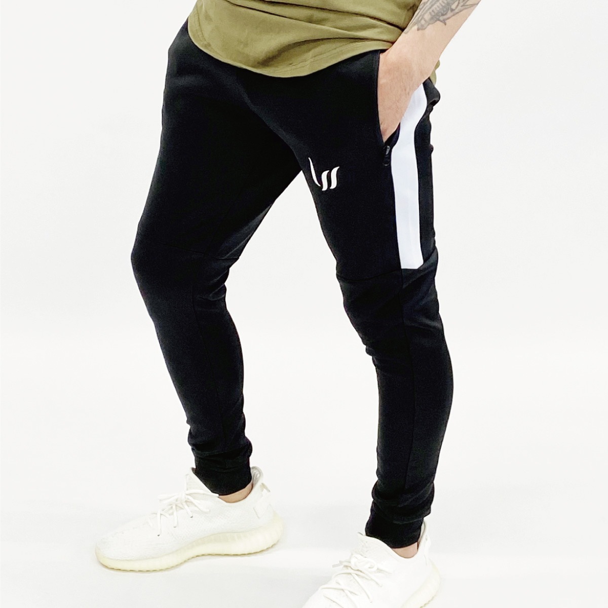 CORE WOVEN TRACK PANTS - BLACK