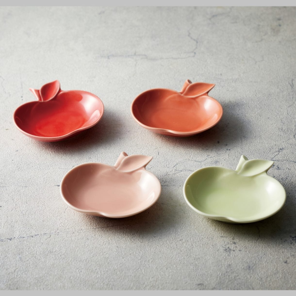 リンゴ 小皿4pcsセット（赤･橙･桃･ヒワ）