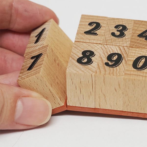 ナンバースタンプ／イタリックシャドウ