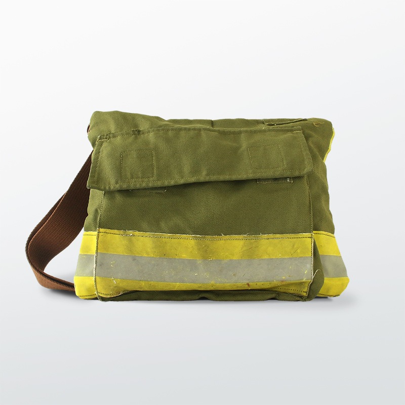 MODECOサコッシュ｜カタストロフと美術のちから展| 森美術館オンライン