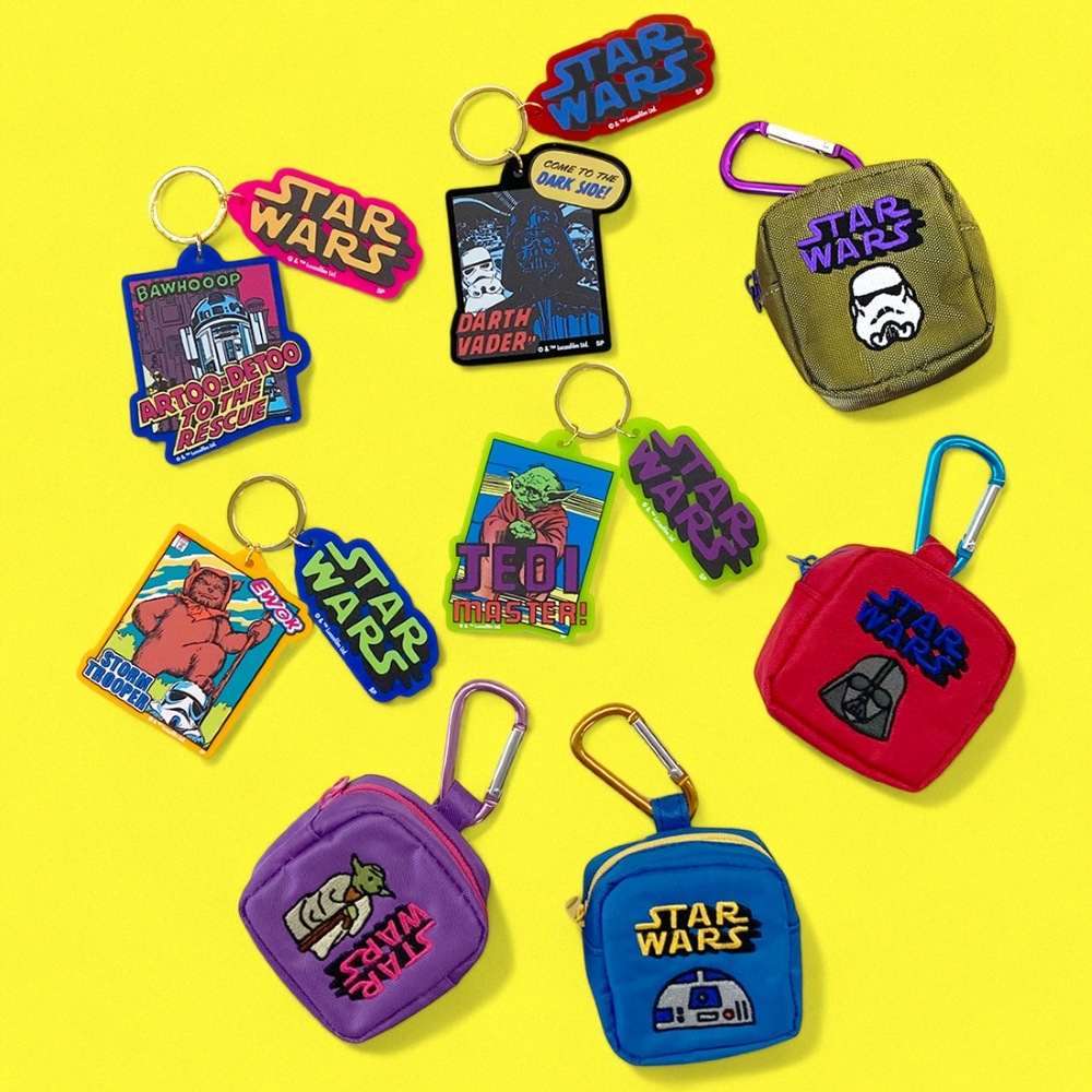 [公式] STARWARS カラーアクリルキーホルダー　コミック　ヨーダ