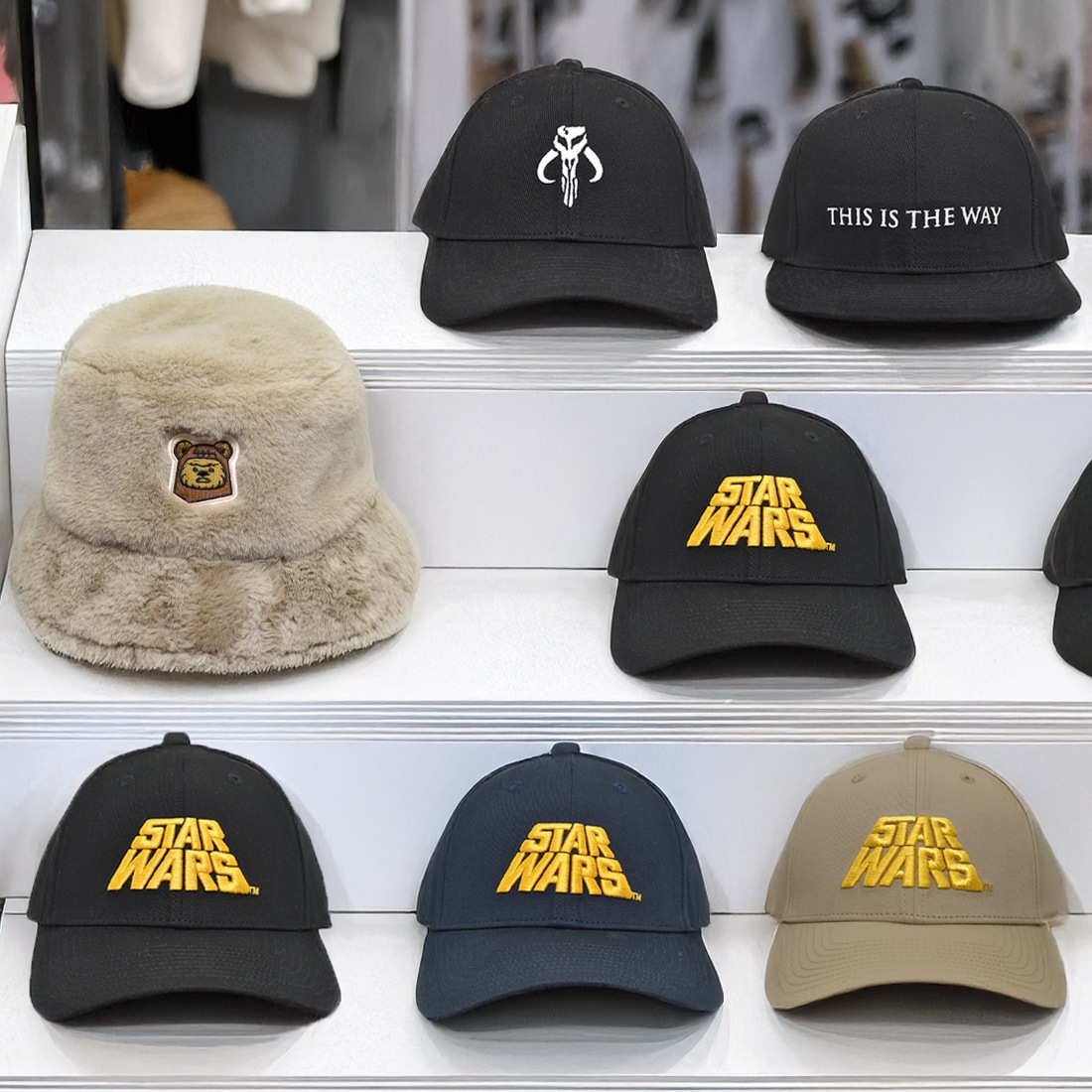 ★2025東京コミコン先行商品　[公式] STAR WARS スター・ウォーズ　エンブロイダリー ロゴキャップ ベージュ