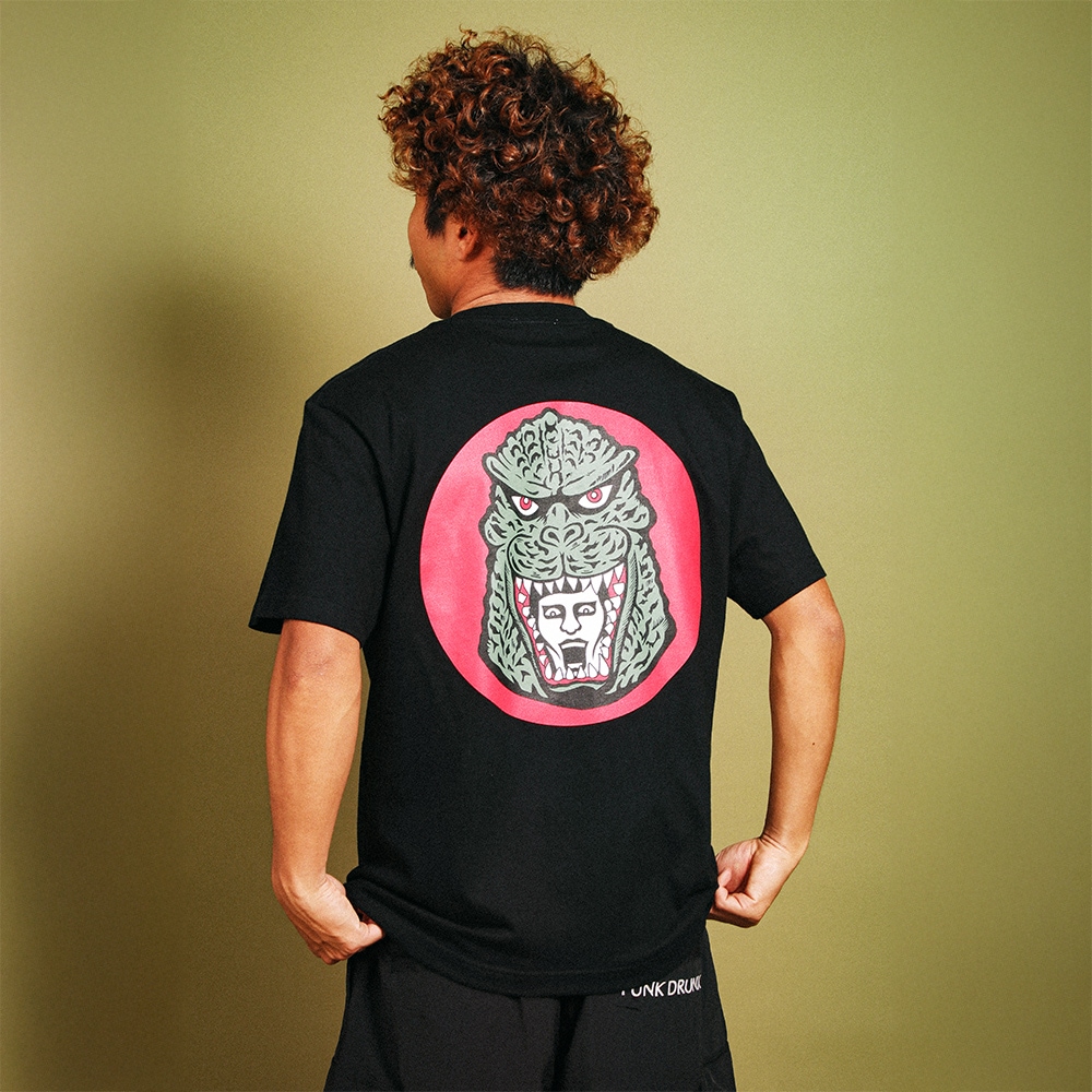 PDSxGODZILLA］ゴジラからあいつTEE | 全商品 | 鷹の爪Online Store
