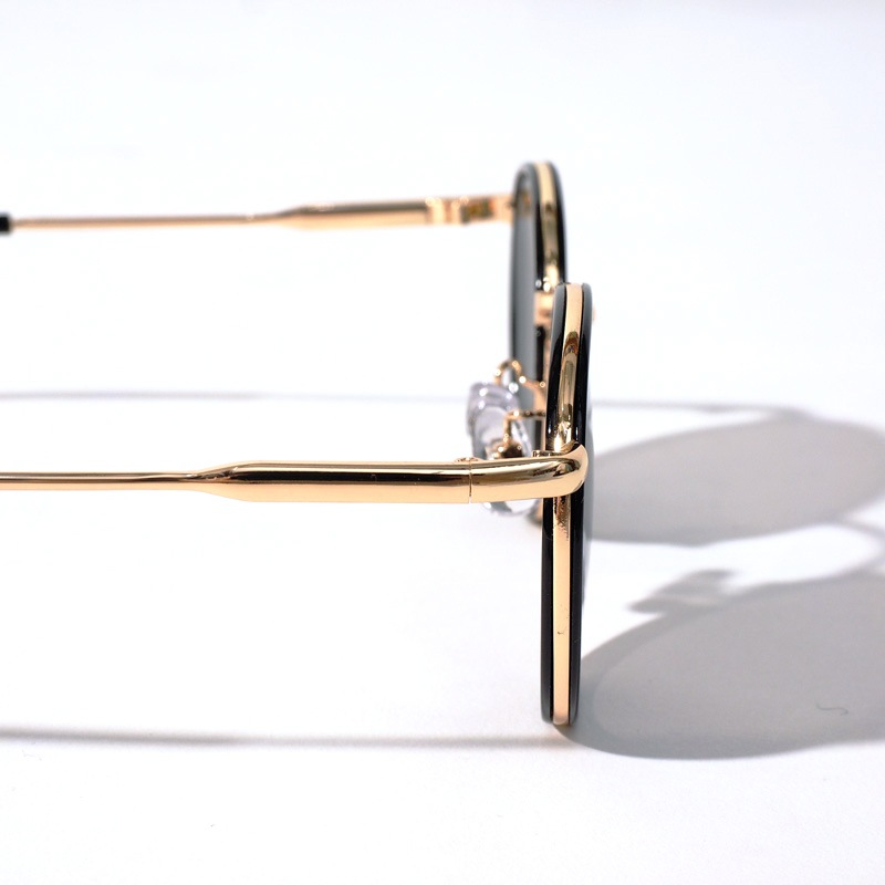 ���󥰥饹��19AW