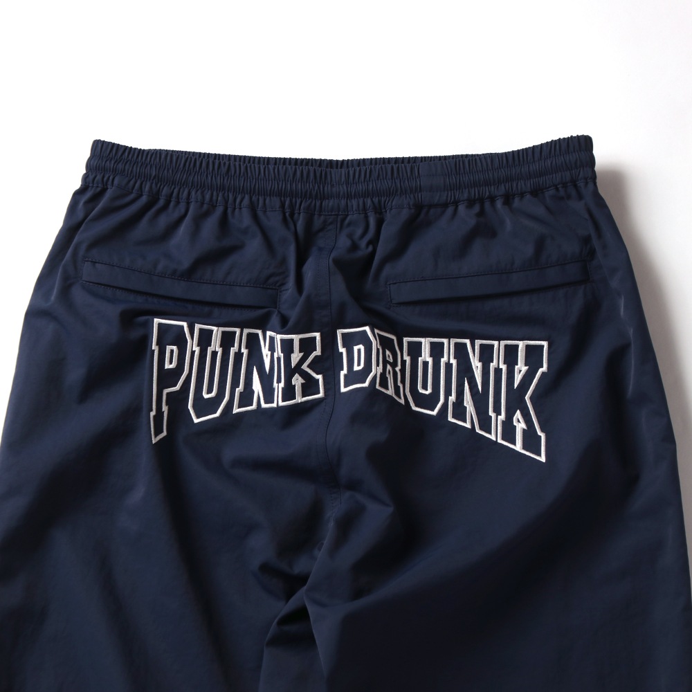 PUNK DRUNK �ʥ�����ѥ��
