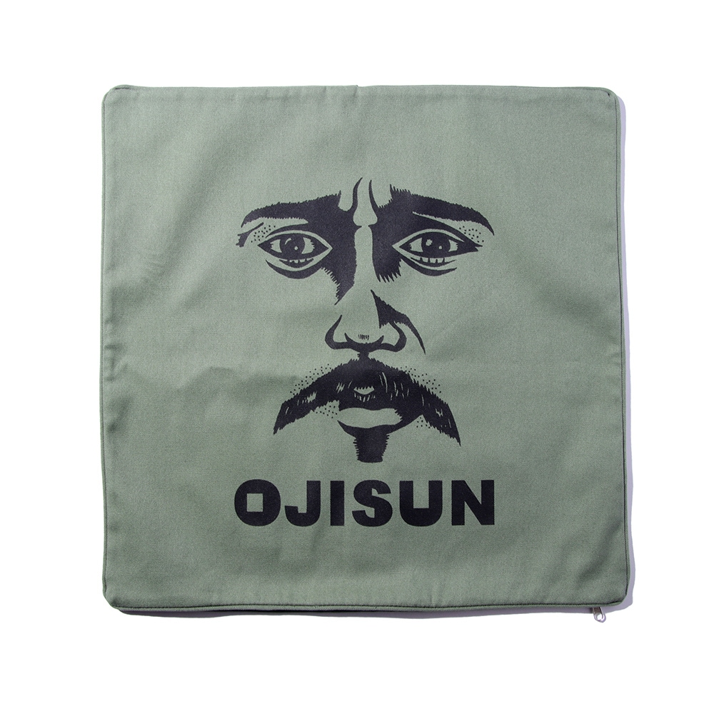 リアルおじさんクッションカバー | 全商品 | 鷹の爪Online Store