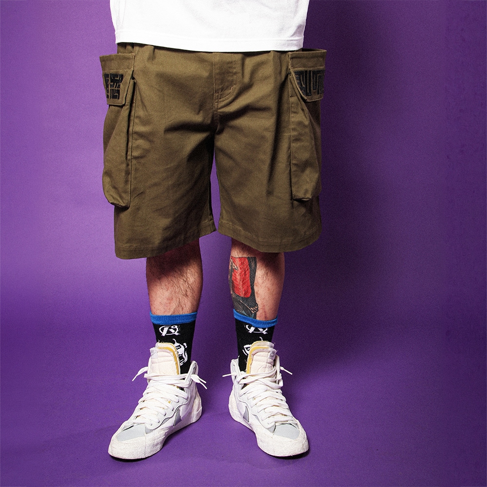 予約・7月入荷】四角ロゴカーゴショーツ | 全商品 | 鷹の爪Online Store