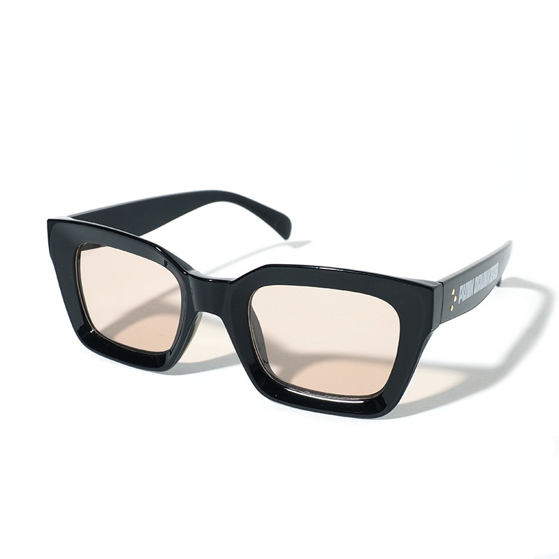 ���󥰥饹21AW