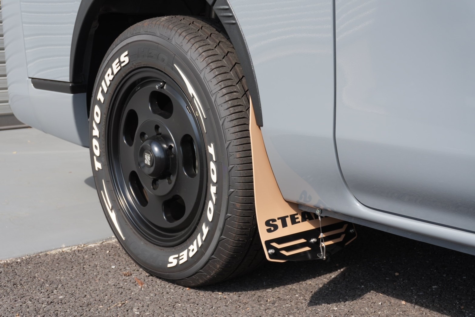NV350（E26）キャラバン 専用マッドフラップ （全5色設定