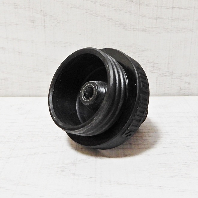 ��Studio Gum��Cap with Reducing Valve