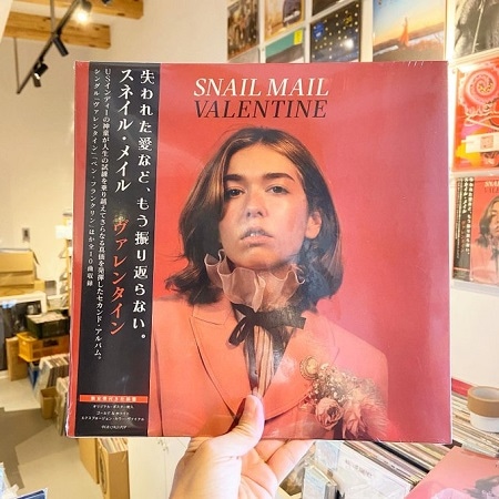 Snail Mail Valentine 帯付LP サイン入りポストカード付 SNAIL MAIL / Valentine LP(帯付き/GOLD+WHITE) | STIFF SLACK WEBSHOP