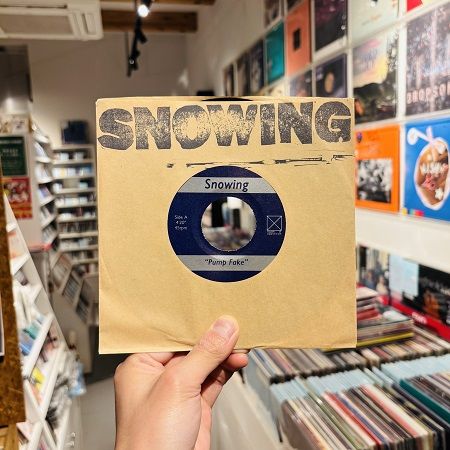 SNOWING // Pump Fake / Scherbatsky 7"(USED)