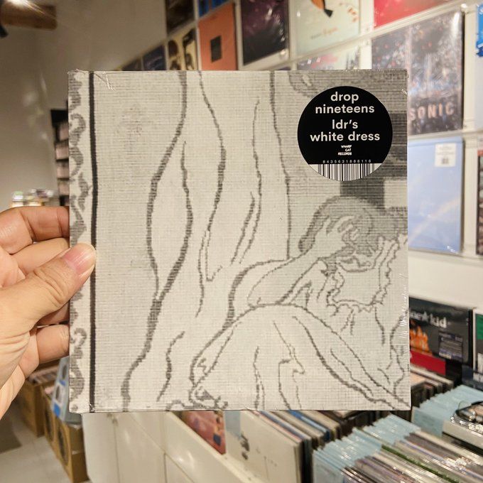 DROP NINETEENS / White Dress 7"