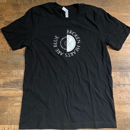 BROKEN HEARTS ARE BLUE / Dark Whimsy And Soft Surrealism��T-SHIRTS