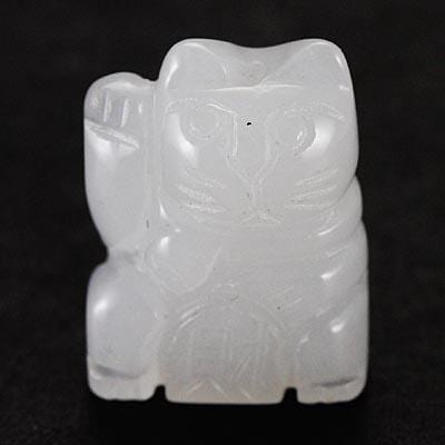 【モチーフビーズ】招き猫 ホワイトジェード 財・右手あげ (約20x15mm)
