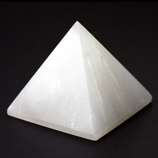 ピラミッドの商品一覧｜パワーストーン卸・天然石卸問屋のストーン