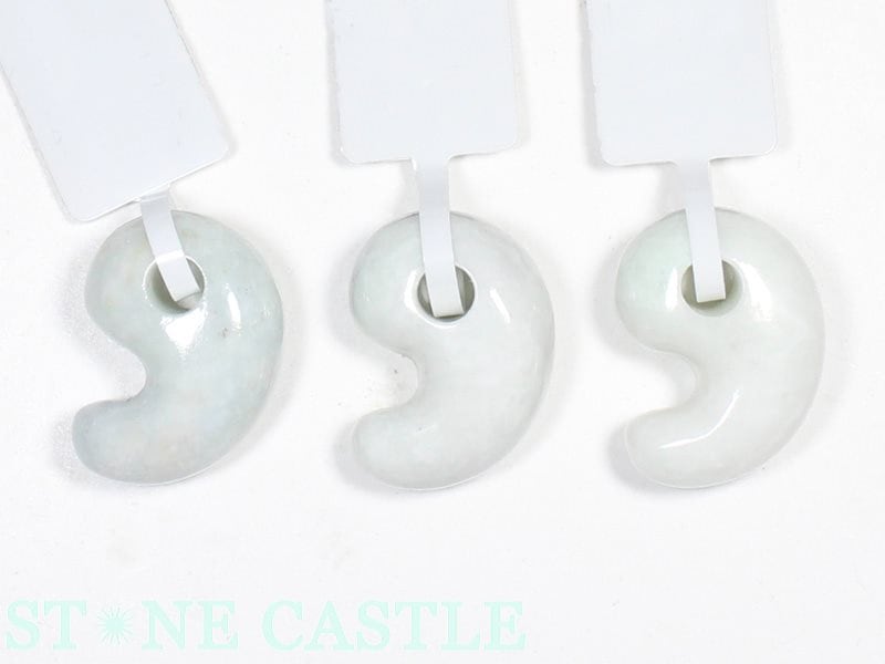 ☆高品質☆【置き石】日本翡翠 (糸魚川産) 新芽勾玉(白系) 20mm|日本原産特集|特集