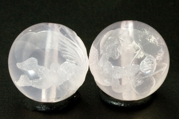 【彫刻ビーズ】マダガスカルローズ 14mm (素彫り) 天使(弓持ち)