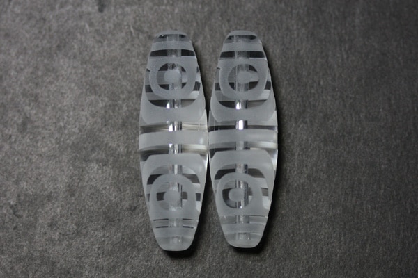 【彫刻ビーズ】水晶 (素彫り) 「太鼓型」 3.8cm 四眼