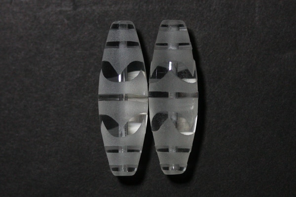 【彫刻ビーズ】水晶 (素彫り) 「太鼓型」 3.8cm 双虎牙