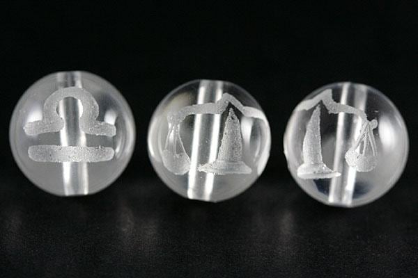 【彫刻ビーズ】水晶 12mm (素彫り) 12星座「天秤座」