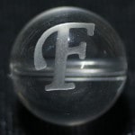 【彫刻ビーズ】水晶 12mm (素彫り) アルファベット「F」