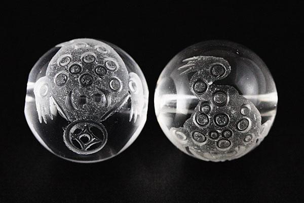 【彫刻ビーズ】水晶 12mm (素彫り) 三本足蛙