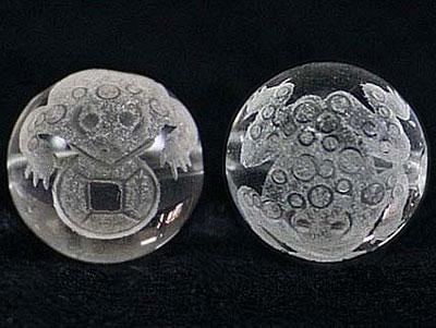 【彫刻ビーズ】水晶 12mm (素彫り) 銭蛙