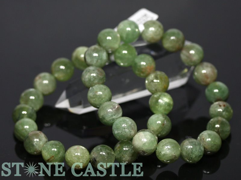 天然のライトグリーンクンツァイトクリスタル