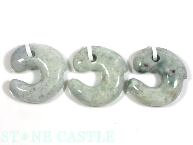 飛龍 翡翠勾玉 ☆高品質☆【置き石】日本翡翠 (糸魚川産) 飛龍勾玉 30mm | すべての